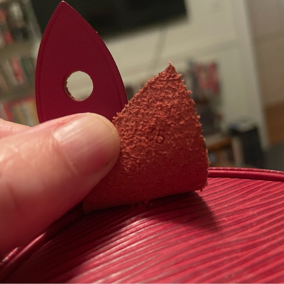 Louis Vuitton Epi Speedy 35 Red Satchel Handbag with Lock + Original Storage Bag - Picture 11 of 13